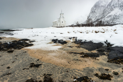 På stranden