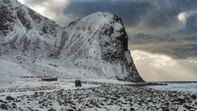 Landrover i landskap