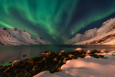 Snø og nordlys