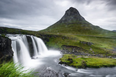 Foss ved fjell